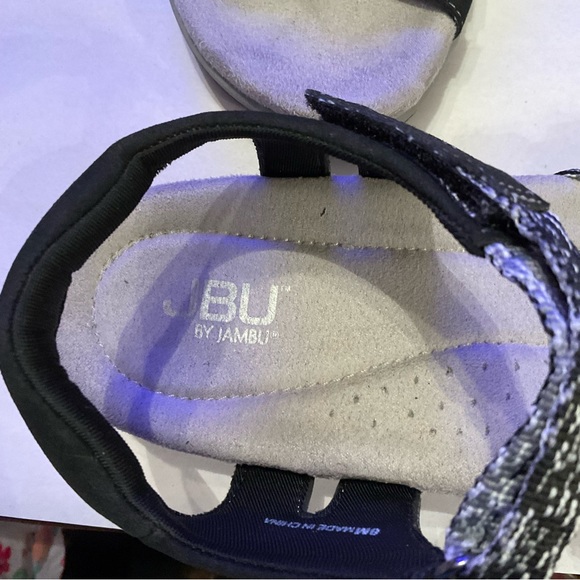 JBU by Jambu women’s Sonia flat sandal. Size 8. Black and White - Picture 5 of 8